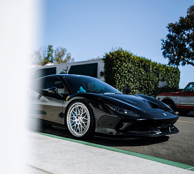 Фото дисков HRE 300 на Ferrari F8