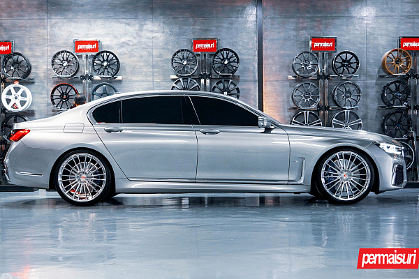 Фото дисков Vossen S17-04 Глянцевый лак на BMW 7 (G11/G12)