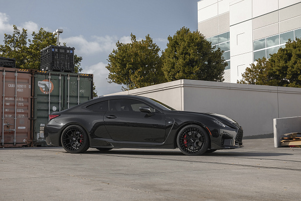 Фото дисков Rotiform ZMO-M Черный матовый на Lexus RC