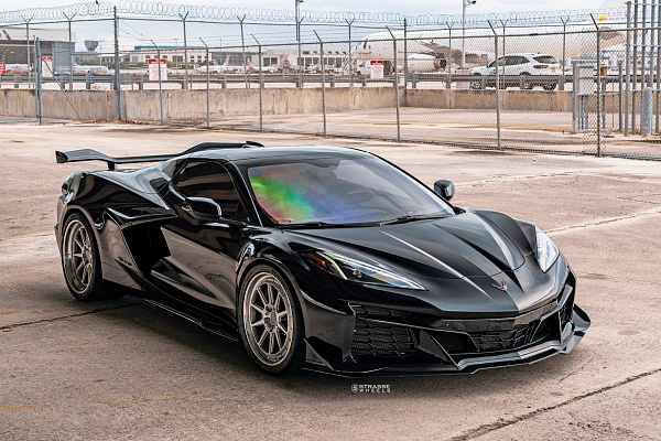 Фото дисков AL13 R10 Глянцевый лак на Chevrolet Corvette C8