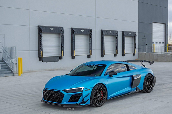Фото дисков Strasse Wheels SV15FF Deep Concave FS Черный глянец на Audi R8 (4S)