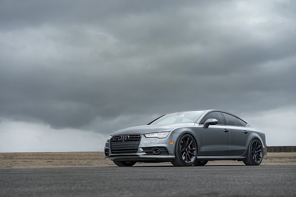 Фото дисков Rotiform BTL Черный сатин на Audi A/RS 7 (4G)