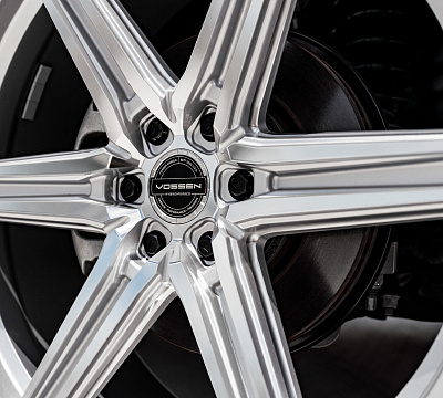 Фото дисков Vossen HF6-2 на Lincoln Navigator IV
