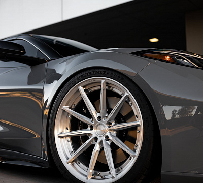Фото дисков Brixton Forged R11-R на Chevrolet Corvette C8