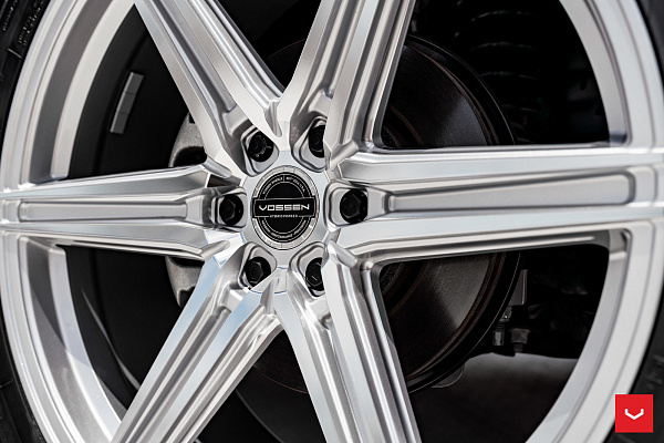 Фото дисков Vossen HF6-2 Глянцевый лак на Lincoln Navigator IV