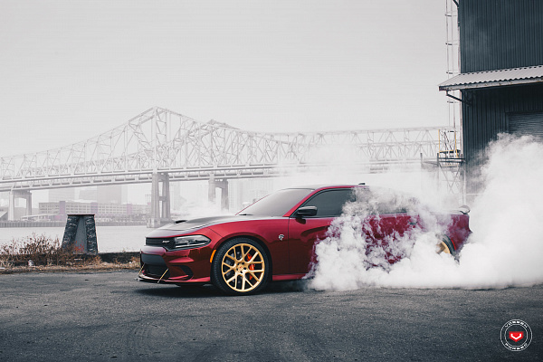 Фото дисков Vossen CG-204 Глянцевое золото на Dodge Charger VII