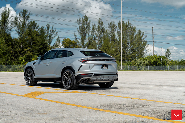Фото дисков Vossen HF-5 Сатиновый графит на Lamborghini Urus