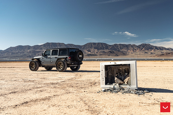 Фото дисков Vossen HF-5 Сатиновая бронза на Jeep Wrangler IV (JL)