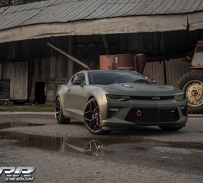 Фото дисков MRR M228 на Chevrolet Camaro VI