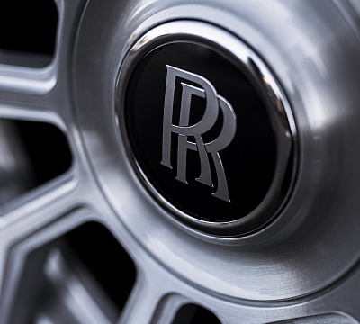 Фото дисков Strasse Wheels SV20M Deep Concave Duoblock RR на Rolls-Royce Cullinan