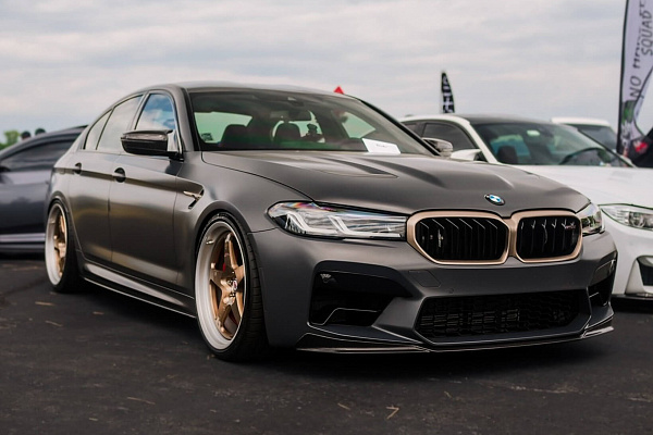 Фото дисков HRE 527 Глянцевое темное золото на BMW 5/M5 (G30/F90)