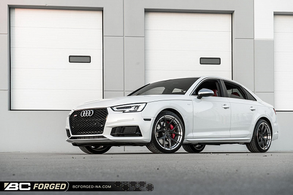 Фото дисков BC Forged HCS21 Глянцевый темный лак на Audi A/S/RS 4 (B9)