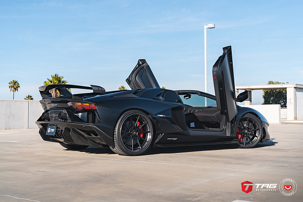 Фото дисков Vossen EVO-2R (3-Piece) Черный сатин на Lamborghini Aventador