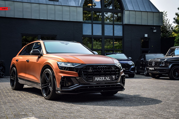Фото дисков Anrky AN17 Черный глянец на Audi Q8
