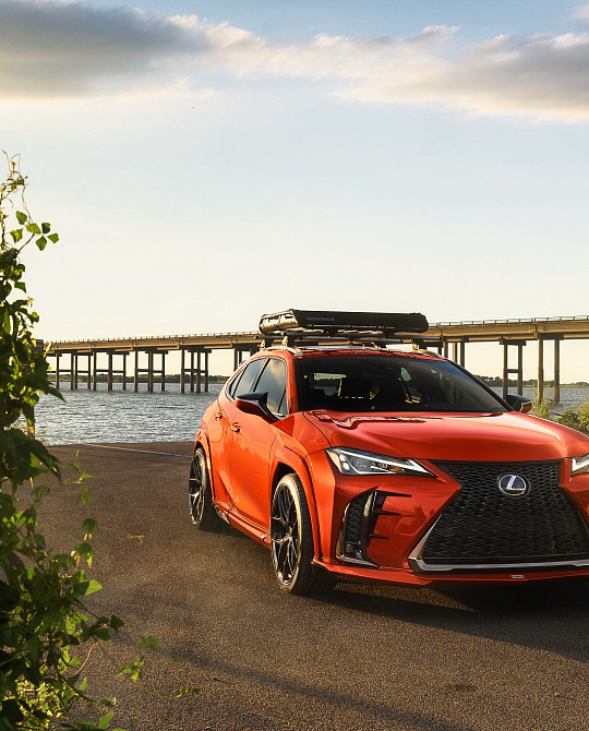 Фото дисков HF-5 Черный глянец на Lexus UX