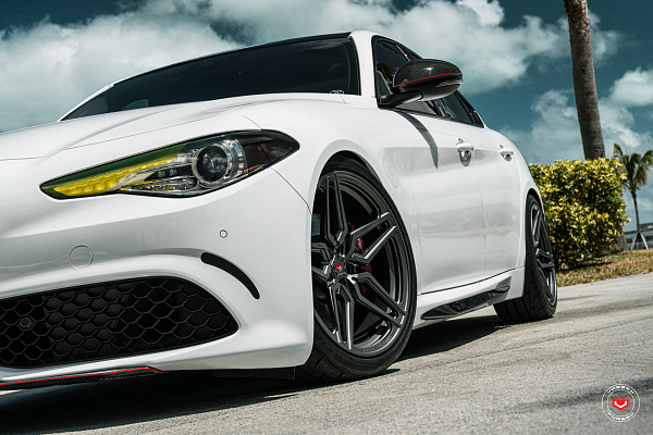 Фото дисков Vossen M-X1 Глянцевый графит на Alfa Romeo Giulia II (952)