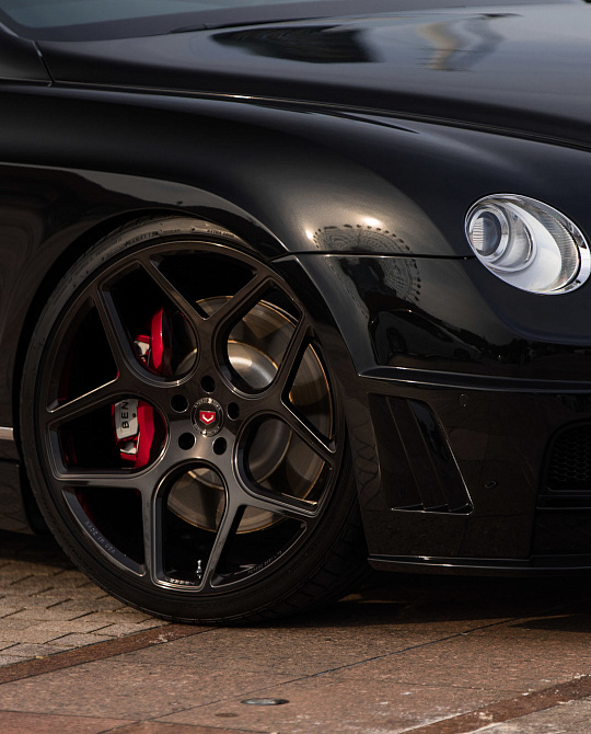 Фото дисков CG-205 Черный глянец на Bentley Continental GT II