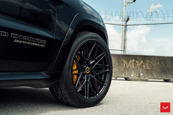 Фото дисков Vossen HF-7 Черный глянец на Jeep Grand Cherokee IV