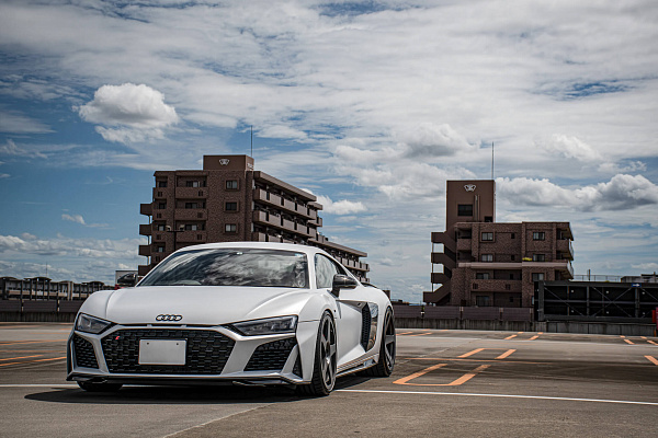Фото дисков HRE 305M Сатиновый графит на Audi R8 (4S)
