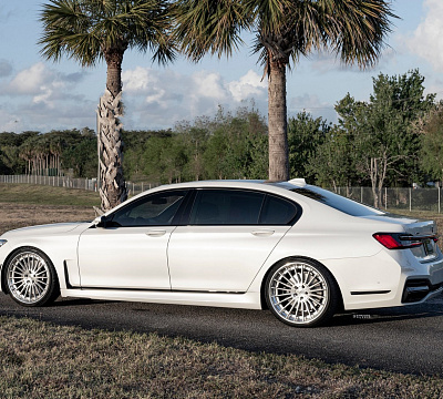 Фото дисков Strasse Wheels SV20 Deep Concave FS на BMW 7 (G11/G12)