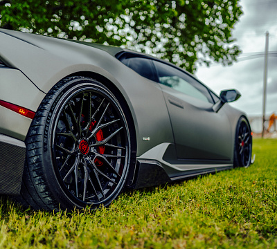 Фото дисков Strasse Wheels SV10M Deep Concave FS на Lamborghini Huracan