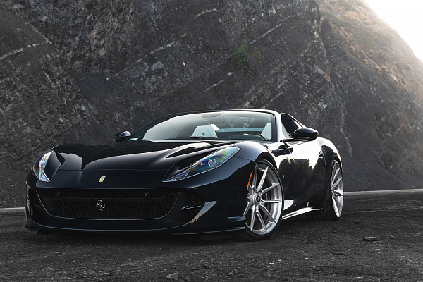 Фото дисков NOVITEC NF10 Глянцевый лак на Ferrari 812