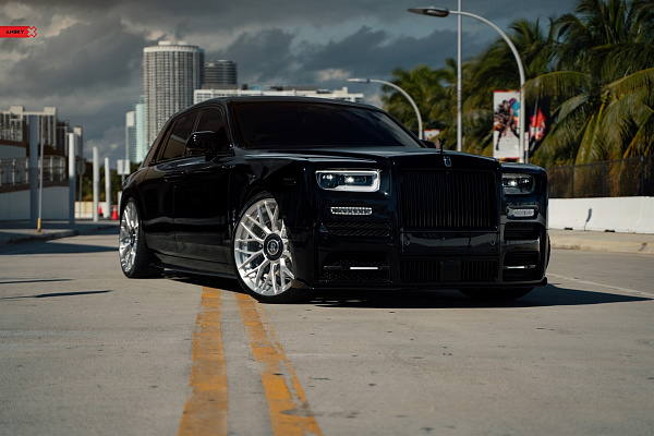 Фото дисков Anrky RF-277 Глянцевый лак на Rolls-Royce Phantom