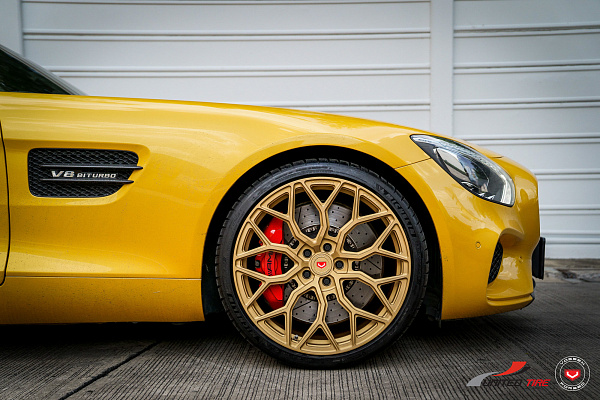 Фото дисков Vossen S17-01 Сатиновое золото на Mercedes-Benz AMG GT I