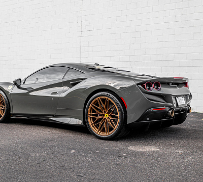 Фото дисков Vossen S21-02 на Ferrari F8