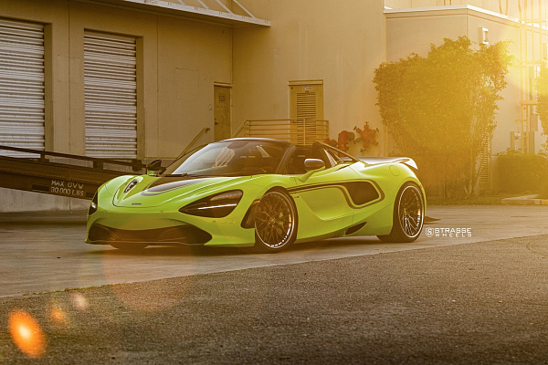 Фото дисков Strasse Wheels SV10M Deep Concave FS Черный глянец на McLaren 720S