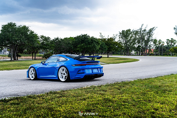 Фото дисков Anrky AN27 Белый глянец на Porsche 911 VIII