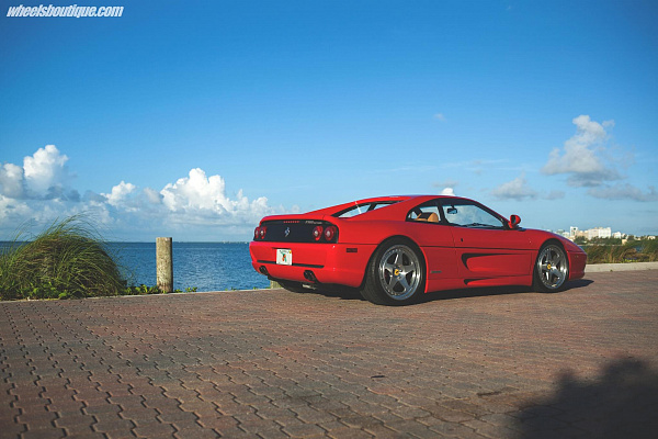 Фото дисков HRE 305 Глянцевый лак на Ferrari F355