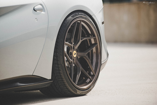 Фото дисков Brixton Forged PF5 Глянцевая темная бронза на Ferrari F12