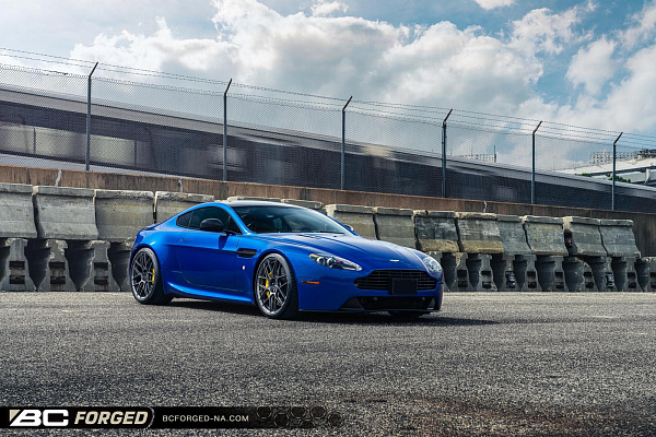 Фото дисков BC Forged KL12 Глянцевый тонированный лак на Aston Martin Vantage 3