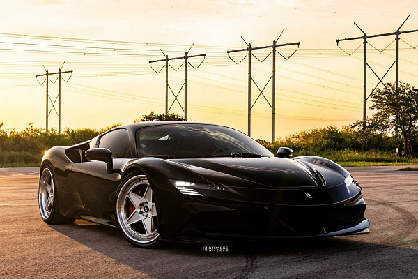 Фото дисков Strasse Wheels F5 Track Глянцевый лак на Ferrari SF90