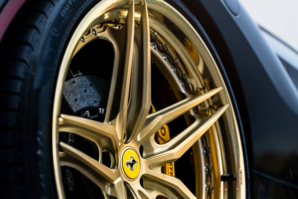 Фото дисков HRE S107SC Сатиновое золото на Ferrari F8