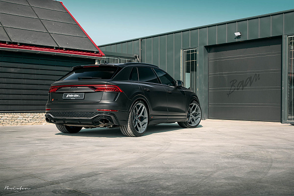 Фото дисков Brixton Forged PF7 Глянцевый графит на Audi Q8