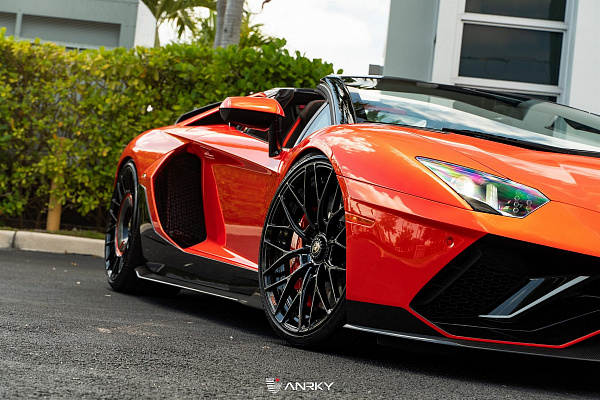 Фото дисков Anrky AN20 Черный глянец на Lamborghini Aventador
