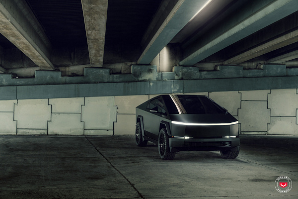 Фото дисков Vossen LC3-11 Черный глянец на Tesla Cybertruck