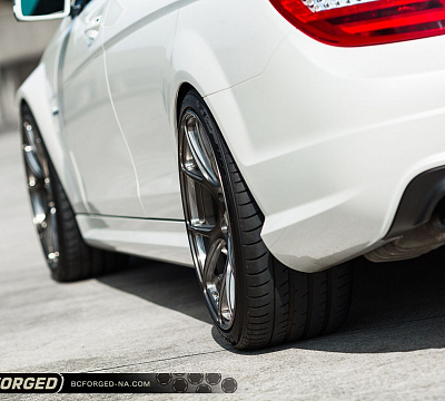 Фото дисков BC Forged RZ05 на Mercedes-Benz C-Class (W204)