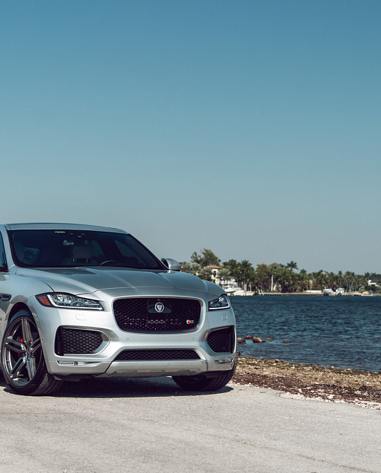 Фото дисков HF-1 Сатиновый графит на Jaguar F-Pace
