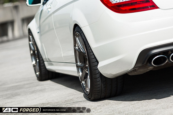 Фото дисков BC Forged RZ05 Глянцевый темный лак на Mercedes-Benz C-Class (W204)
