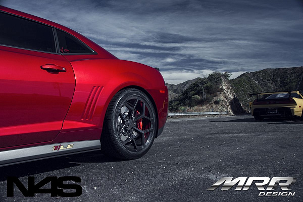 Фото дисков MRR M228 Черный глянец на Chevrolet Camaro V