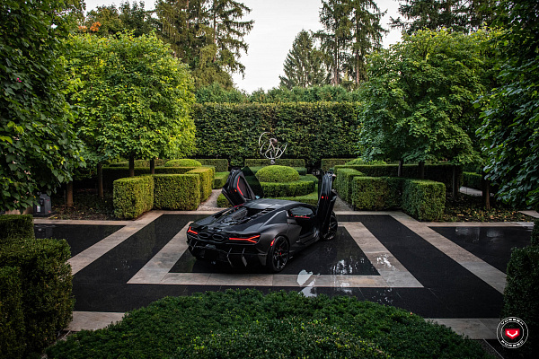 Lamborghini Revuelto