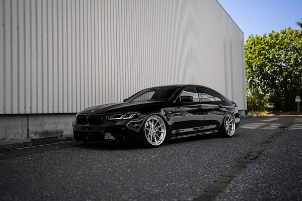 BMW M5 G90