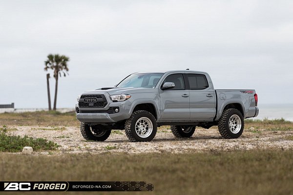 Фото дисков BC Forged LE72 // MLE72 Глянцевый лак на Toyota Tacoma III