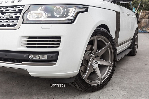 Фото дисков Strasse Wheels S6 Deep Concave Monoblock Сатиновый темный лак на Land Rover Range Rover IV