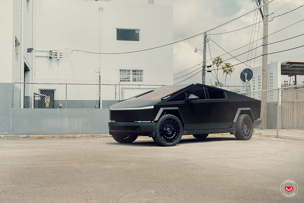 Фото дисков Vossen LC3-11 Черный глянец на Tesla Cybertruck