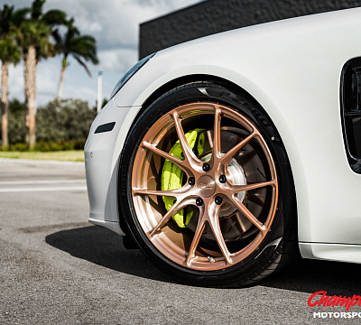 Фото дисков Vossen RS74 на Porsche Panamera II