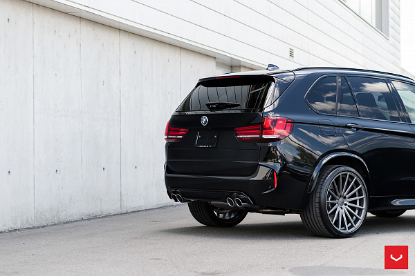 Фото дисков Vossen VFS-2 Глянцевый графит на BMW X5/X5 M (F15/F85)